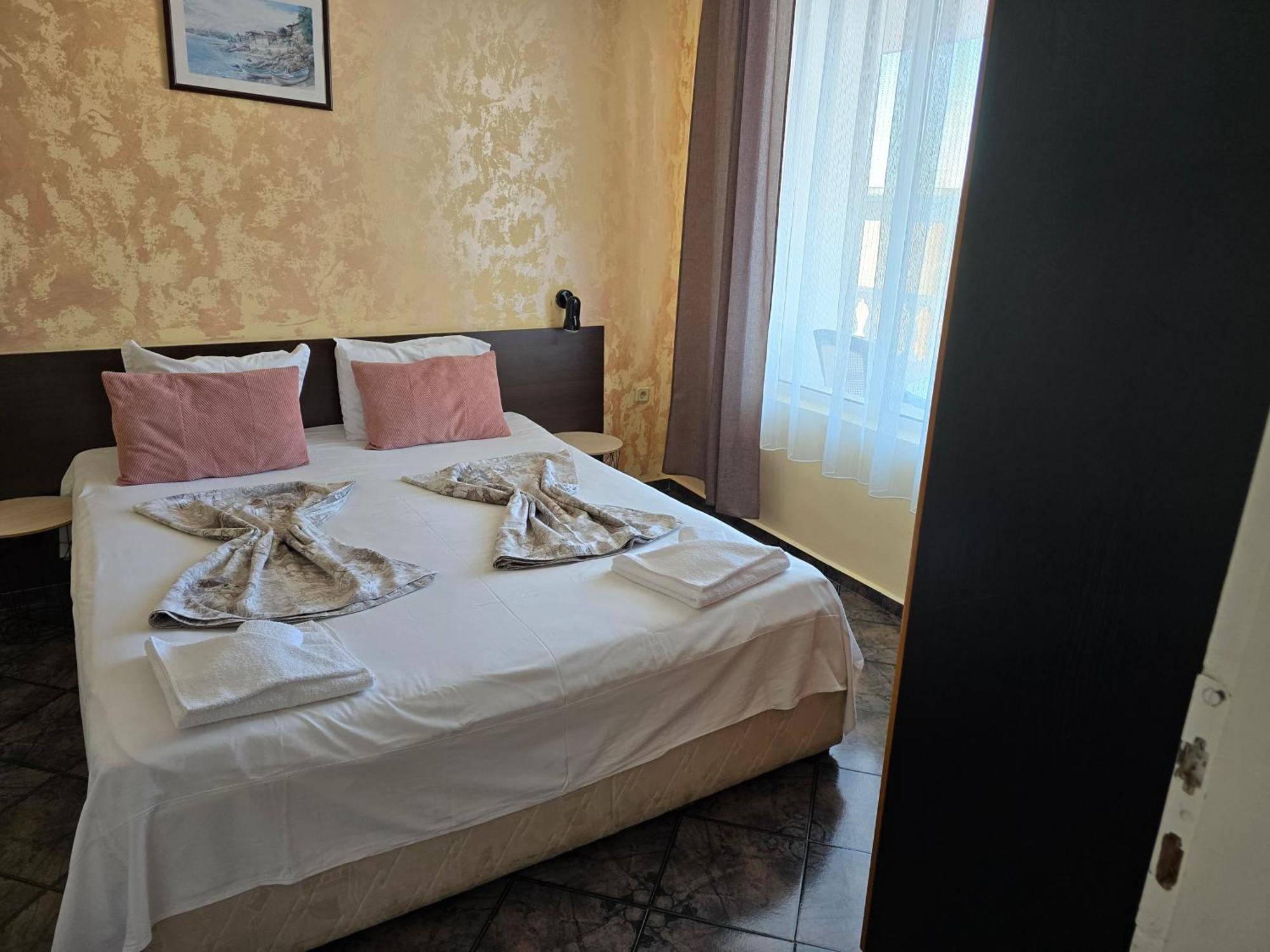 Orion Guest House Sosopol Exterior foto